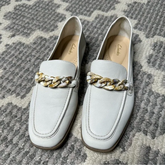 Clarks Leather Sarafyna Iris Comfort Loafers in Cream - Picture 3 of 9